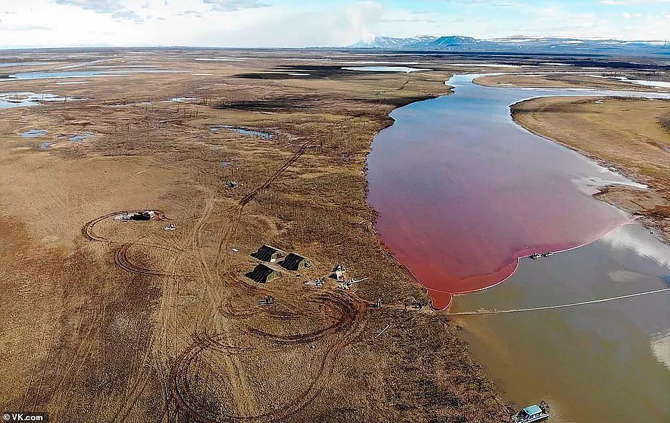 海底神秘生物被塑料荼毒，北极石油泄漏河流染成血色，人类在经历第六次生物大灭绝（组图） - 2