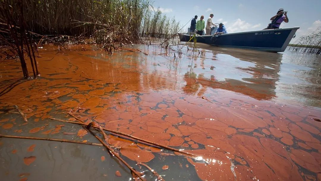 海底神秘生物被塑料荼毒，北极石油泄漏河流染成血色，人类在经历第六次生物大灭绝（组图） - 46