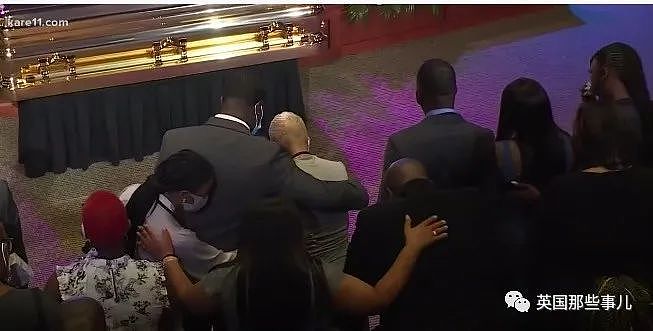 被“跪杀”的美国黑人举行追悼会，有人痛哭下跪，有人反感：“他不是好人”（组图） - 21