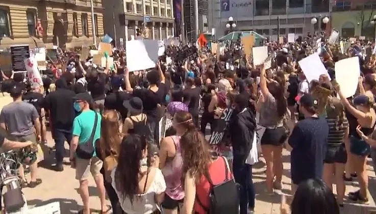 激愤! 加拿大八大城市爆发游行 总理杜鲁多跪下 抗议者挤爆大街 传暴力组织已踩点（组图） - 6