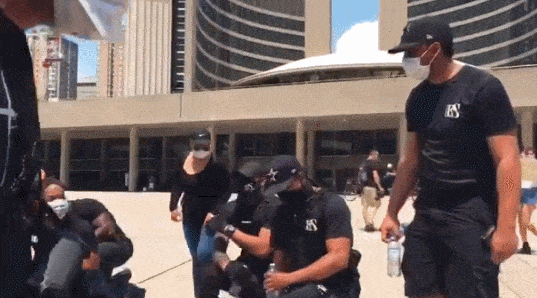 激愤! 加拿大八大城市爆发游行 总理杜鲁多跪下 抗议者挤爆大街 传暴力组织已踩点（组图） - 22