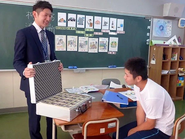 日本惊现一个人的学校，全校5名老师仅教他一个人？网友：真·全村希望（组图） - 21