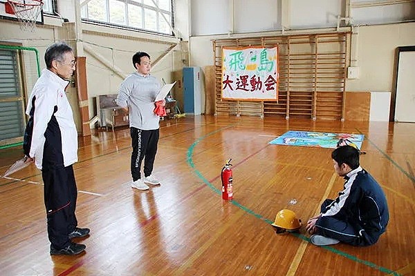 日本惊现一个人的学校，全校5名老师仅教他一个人？网友：真·全村希望（组图） - 27