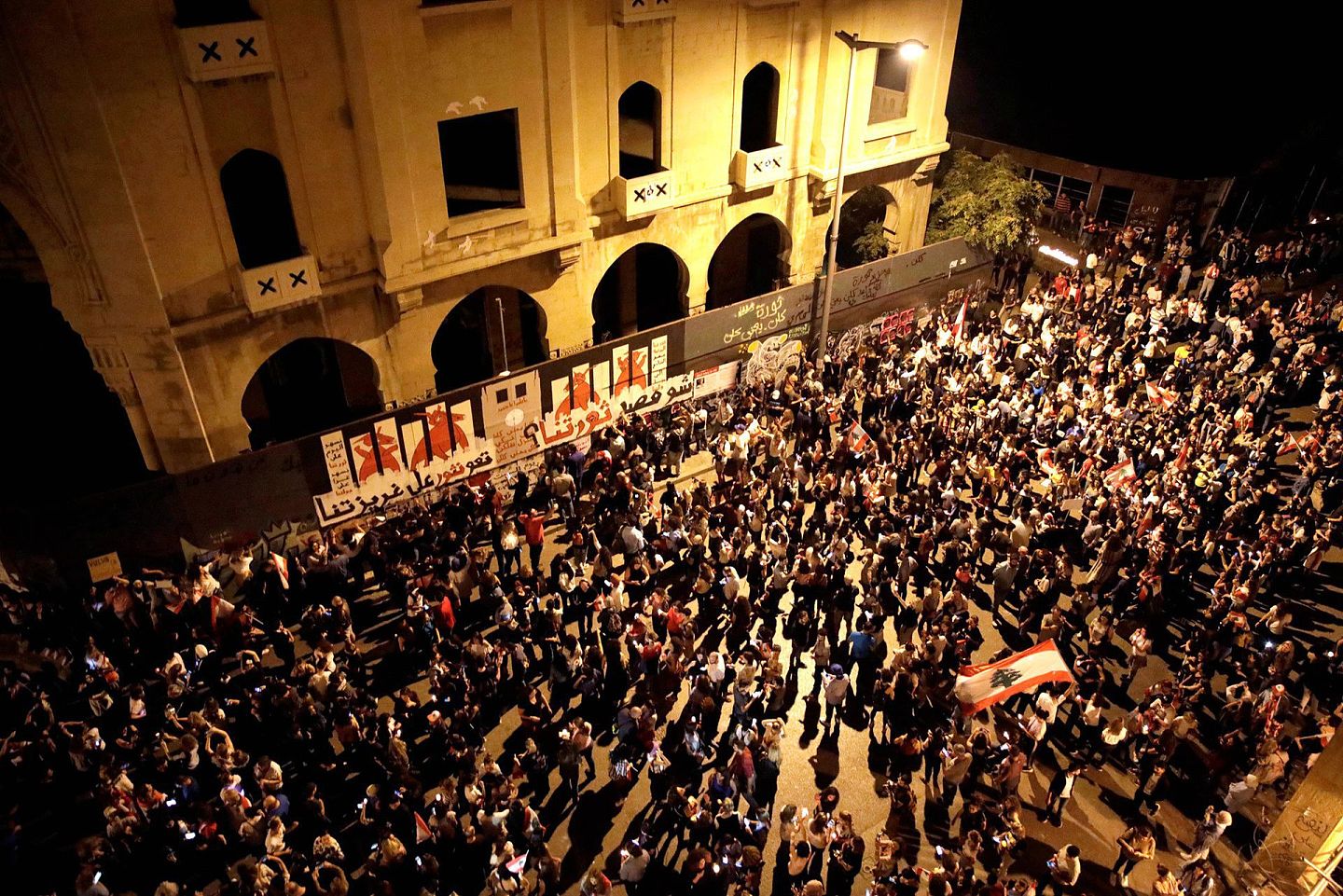 2019年10月，黎巴嫩爆发大规模反政府示威。（Reuters）