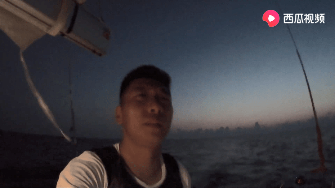 34岁“疯子”卖房航海环游世界，竟成了“中国第一人”：死里逃生，只是想活出自我（组图） - 9