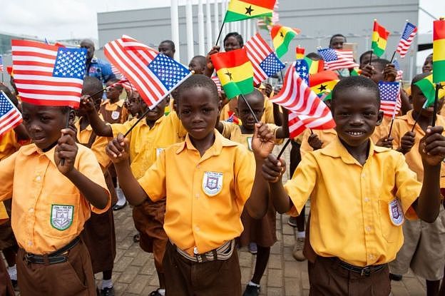 2018年10月2日，加纳儿童欢迎美国第一夫人来访