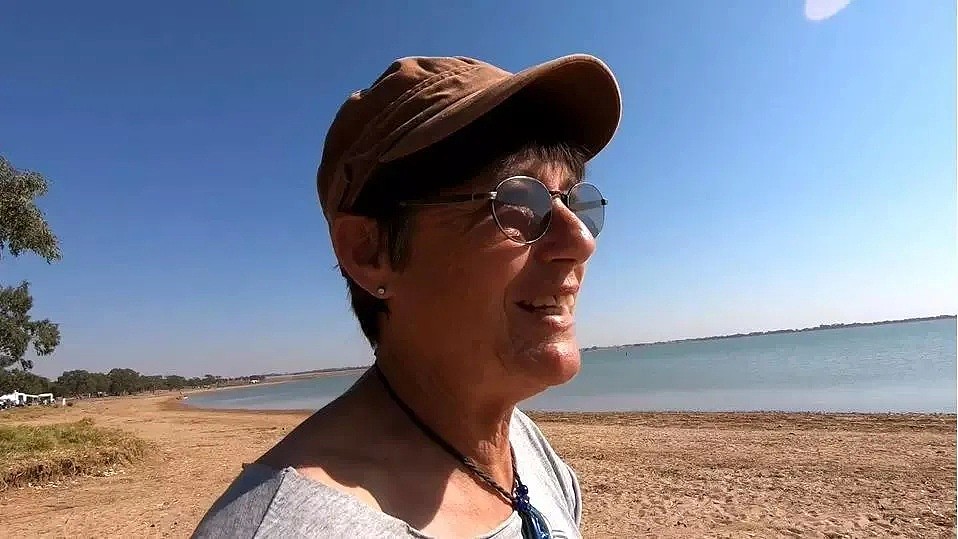 64岁澳洲奶奶无儿无女，卖房去“流浪”！网友：这样的人生不要太酷...（视频/组图） - 17