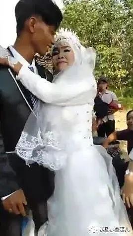 荒诞！65岁印尼大妈催婚竟反被求婚 儿子升级成“老公”（组图） - 10