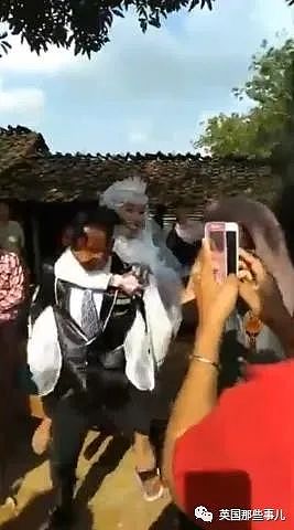荒诞！65岁印尼大妈催婚竟反被求婚 儿子升级成“老公”（组图） - 16