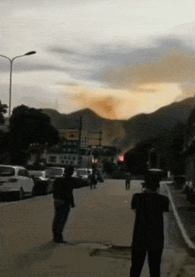大量现场视频！浙江油罐车当街爆炸，已致19死，汽车被炸飞4层楼高（视频/组图） - 4