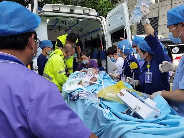 紧急救援！8名槽罐车爆炸事故重伤患者转运杭州救治