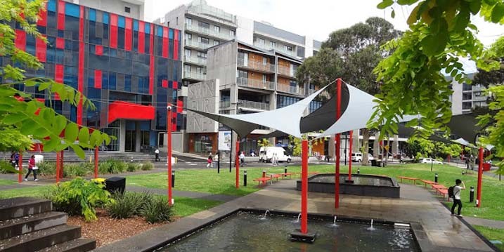 Swinburne-3.jpg,0