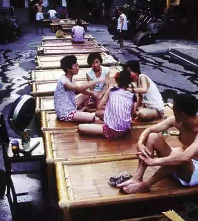 1977年的中国真实老照片：那时候的人们都是这样子（组图） - 6