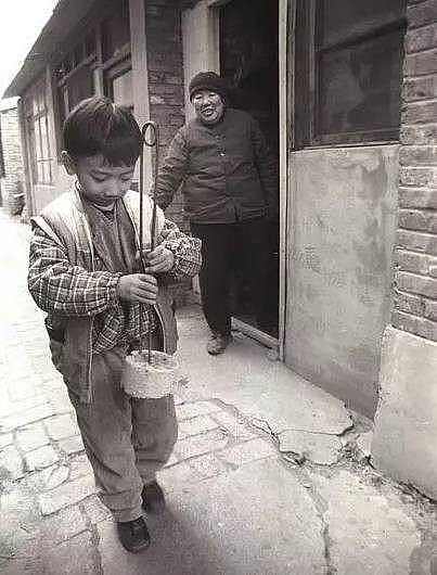 1977年的中国真实老照片：那时候的人们都是这样子（组图） - 7
