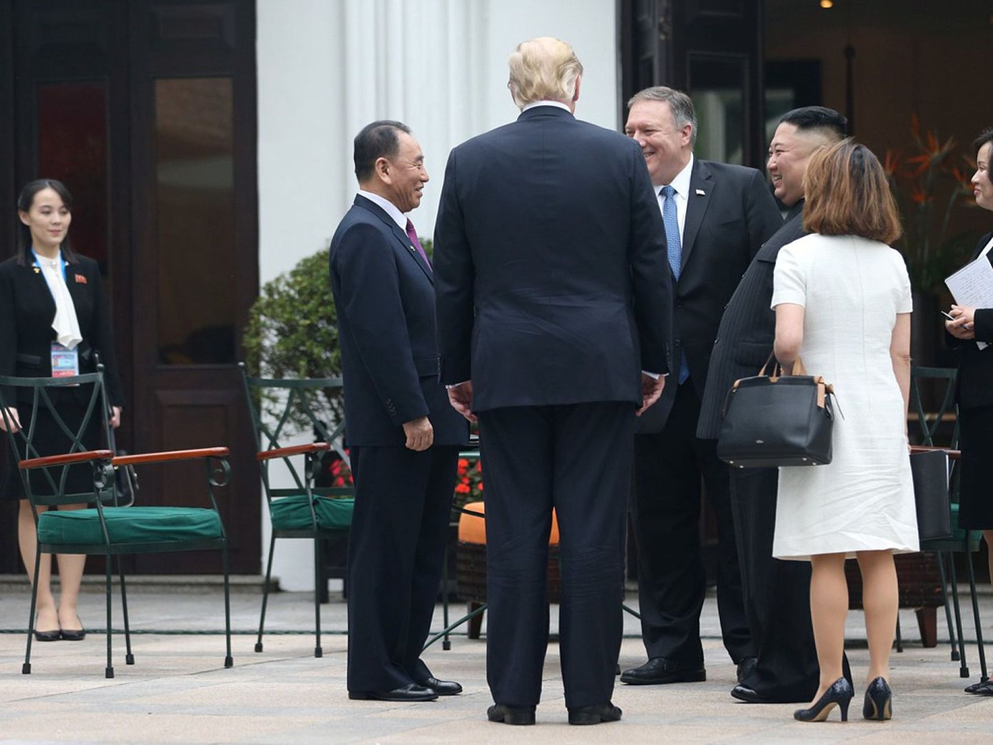 2019年2月28日，金与正（左一）参加美国总统特朗普与朝鲜领导人金正恩在越南河内举行的会晤。（Reuters）