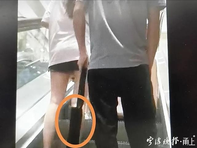 警惕！发现这样的黑色手提袋要小心，多名年轻女性已受害