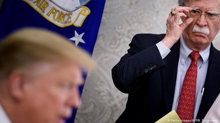 USA Präsident Donald Trump und Sicherheitsberater John Bolton (Getty Images/AFP/B. Smialowski)