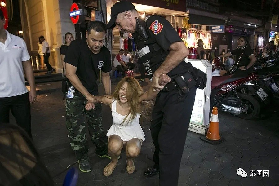 尴尬的“泰国式扫黄”：警察大哥，不要再用这种方式来“解救”我们了…（组图） - 16