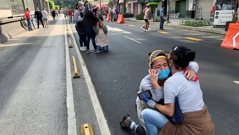 又一个7.5级强震，万人逃命！北极冰川倒塌，气温飙升38°C；多地海底惊现新冠垃圾…天灾未完，还来人祸？ - 29