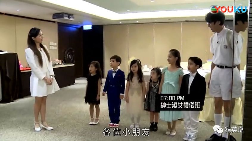 在香港当小孩有多苦？香港明星体验了一天学校生活，直接被吓哭了…（组图） - 25