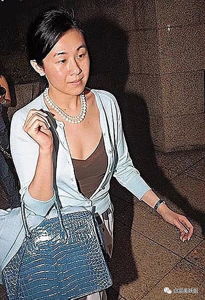 【扒皮】斩获2位千亿富豪，让原配恐惧，她才是香港最强上位者？（组图） - 43