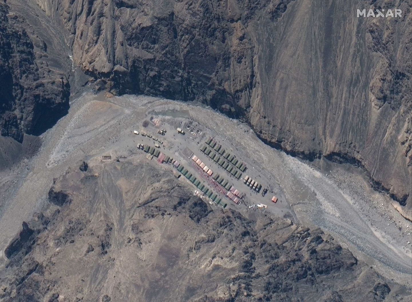 美国卫星拍摄到加勒万河谷内解放军驻地。（Reuters）