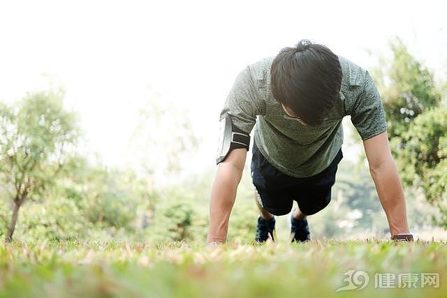 忍精不射有什么害处？医生坦言：4个危害，都不能忽视