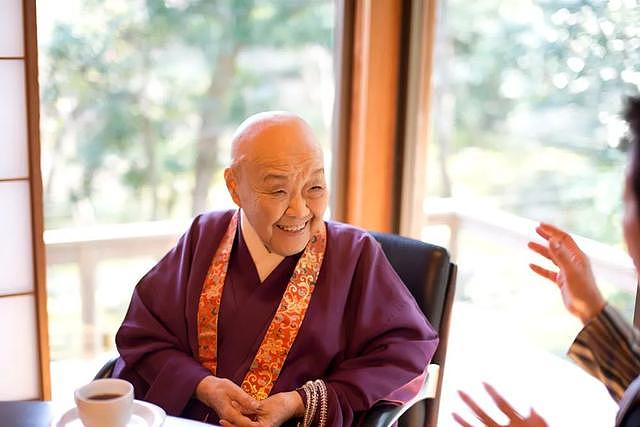 日本百岁女神说：“爱的美妙在于偷情”