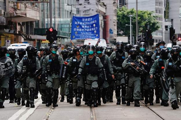 香港“七一”游行300人被拘，9人涉违新法！港警被刺伤，梁振英悬赏50万缉凶（组图） - 18