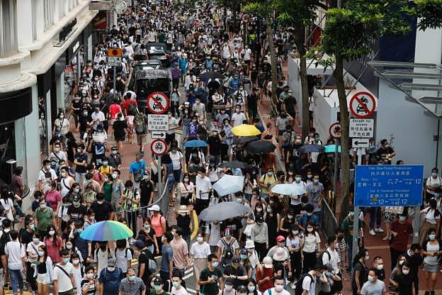 香港“七一”游行300人被拘，9人涉违新法！港警被刺伤，梁振英悬赏50万缉凶（组图） - 19