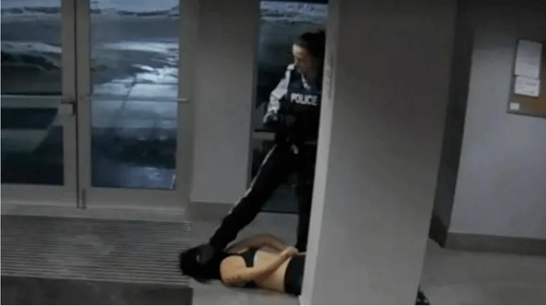 道歉来了！加拿大皇家骑警高官对被打华人女生道歉 涉事女警将受调查（组图） - 2