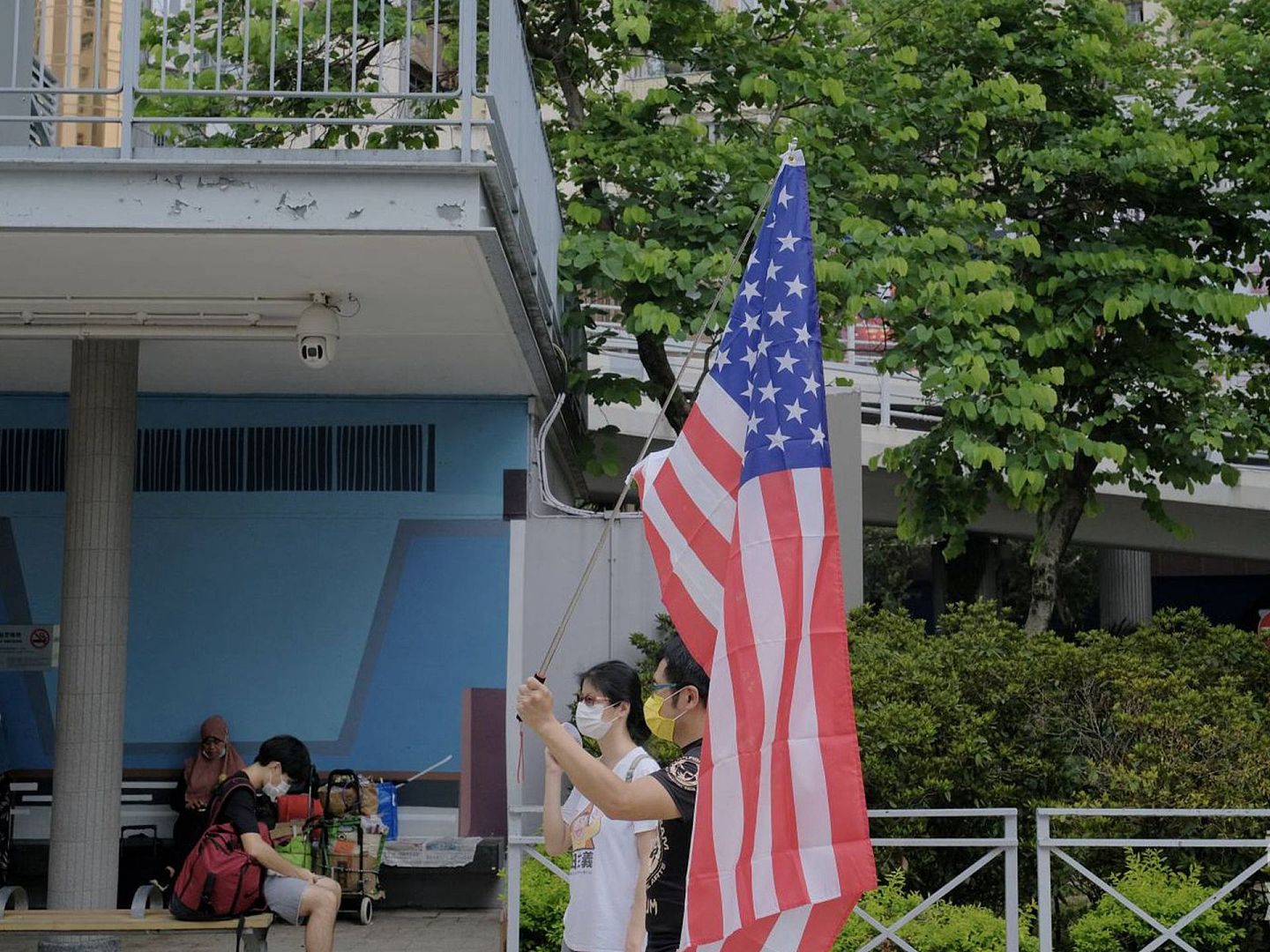 6月30日，“港版国安法”在香港正式刊宪生效，民阵原订7月1日下午发起游行，但遭警方发出反对游行通知书及禁止集会通告书。但网上已有多人号召当日下午15时于维园起步游行。（HK01）