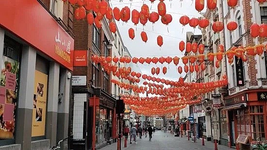 BBC又打脸：中国城很安全！捐400万只口罩、餐馆变防疫仓库，英中餐复兴出奇招（组图） - 1