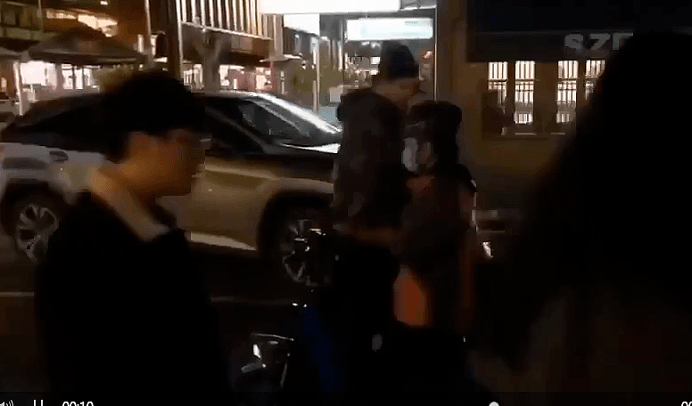 疑华人送餐小哥在澳洲唐人街遭西人打脸！视频在朋友圈疯传（视频/组图） - 2