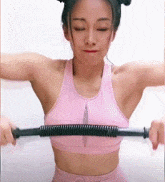 【美女】中国37岁语文老师的性感身材堪比健身模特，看到这身材，哪个老师敢抢课...（组图） - 22