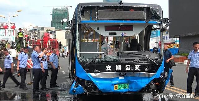 贵州坠湖公交司机驾龄超20年，女儿去年疑自杀去世，司机被质疑“心理有问题”（视频/组图） - 5
