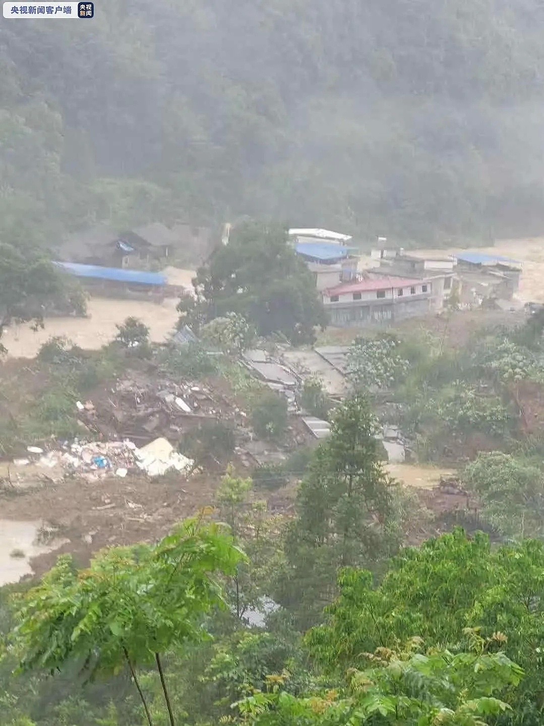 突发山体滑坡！湖北黄冈9人被埋，贵州铜仁7人失联6人被困（视频/组图） - 9