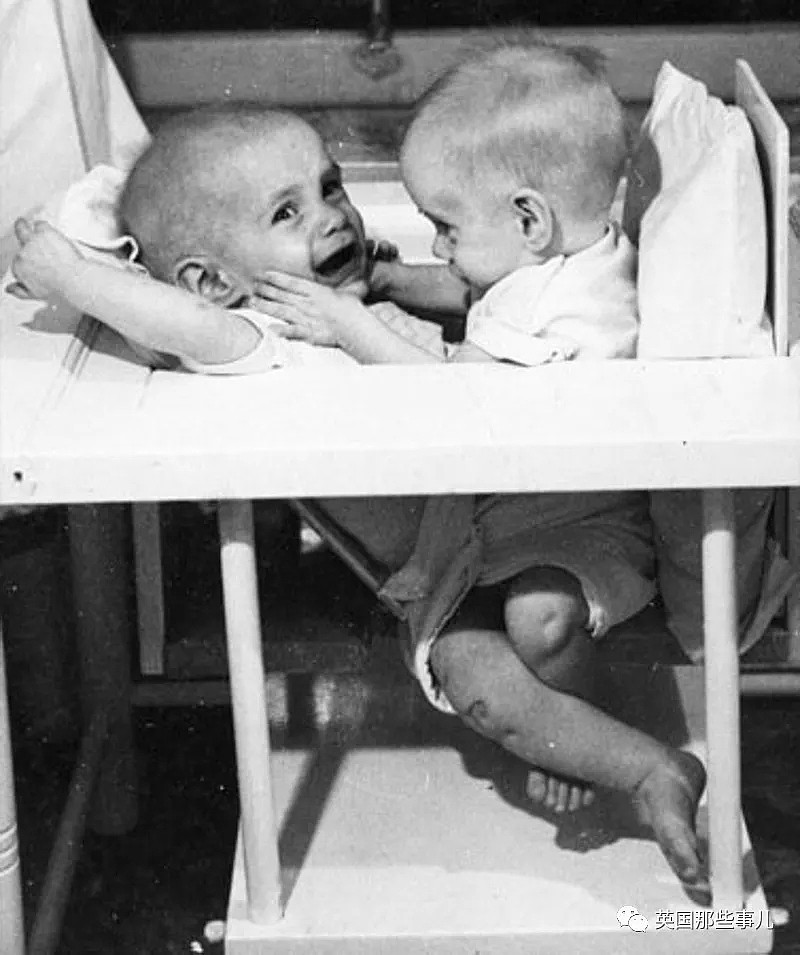 世界最长寿的连体男双胞胎去世了，曾被当成怪物展出，一生却毫无遗憾 - 4