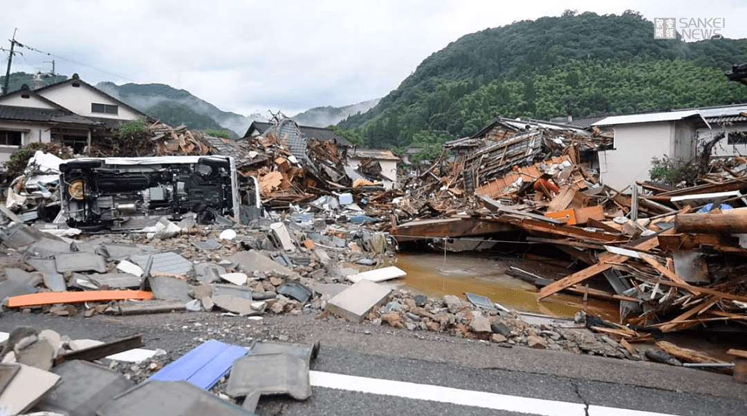 疫情加剧的日本祸不单行，大半个岛国又被“浸泡”在了洪水中...（组图） - 10