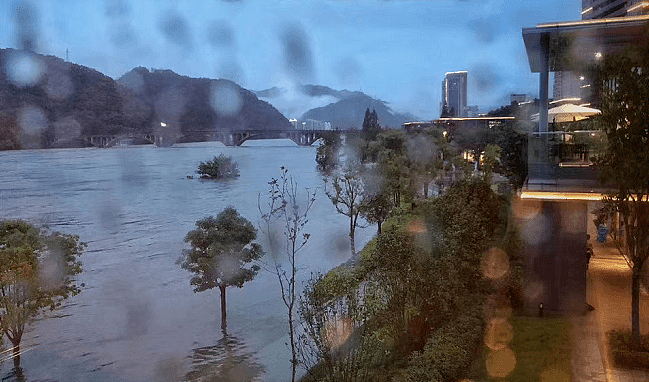 24张对比图！这是泄洪前后的新安江城区，航拍画面让人痛（视频/组图） - 10