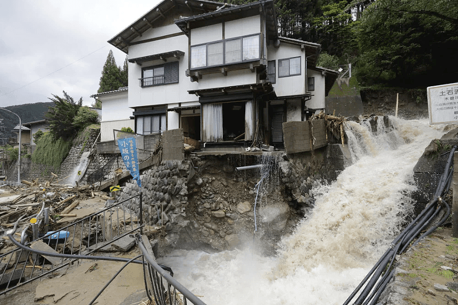 4000多栋房屋被毁，62人死亡，为什么洪水袭击下的日本还能给人安全感？（组图） - 1
