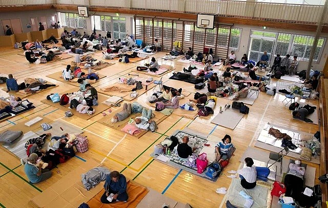 4000多栋房屋被毁，62人死亡，为什么洪水袭击下的日本还能给人安全感？（组图） - 12