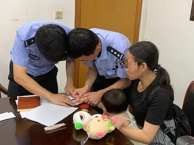 中国51岁女毒贩找了小18岁的男友还生了女儿！母女分离这一刻，她哭诉：这是我造的孽（组图） - 5