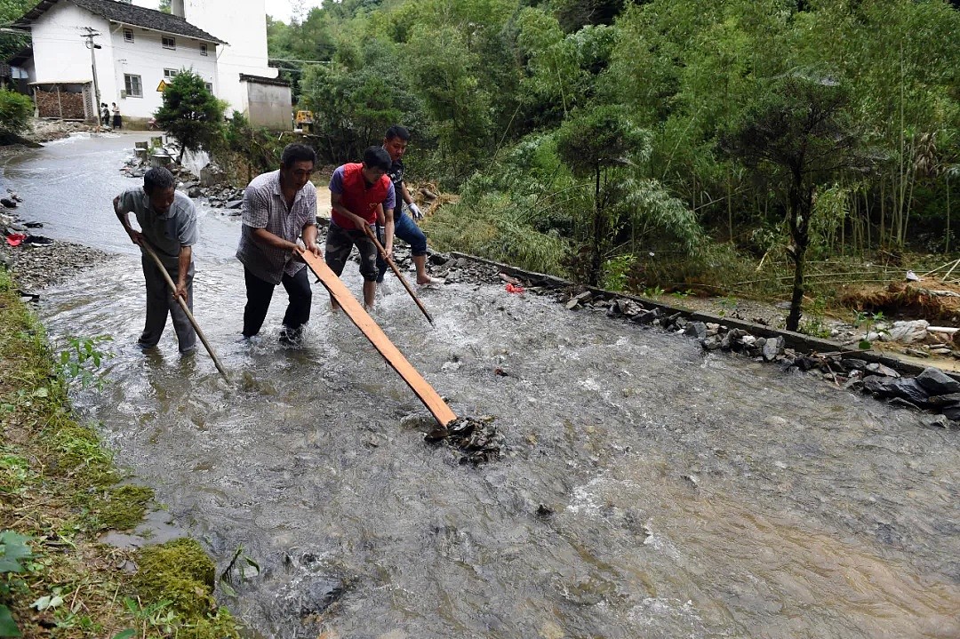 中国南方洪涝已造成3385万人次受灾，141人死亡失踪！江西数条河流水位超98年、超历史（组图） - 19