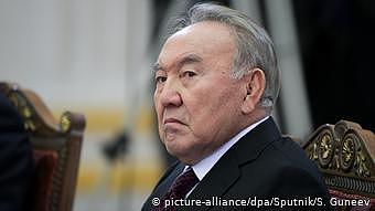 Russland Sankt Petersburg 2019 | Nursultan Nasarbajew, ehemaliger Präsident Kasachstans (picture-alliance/dpa/Sputnik/S. Guneev)