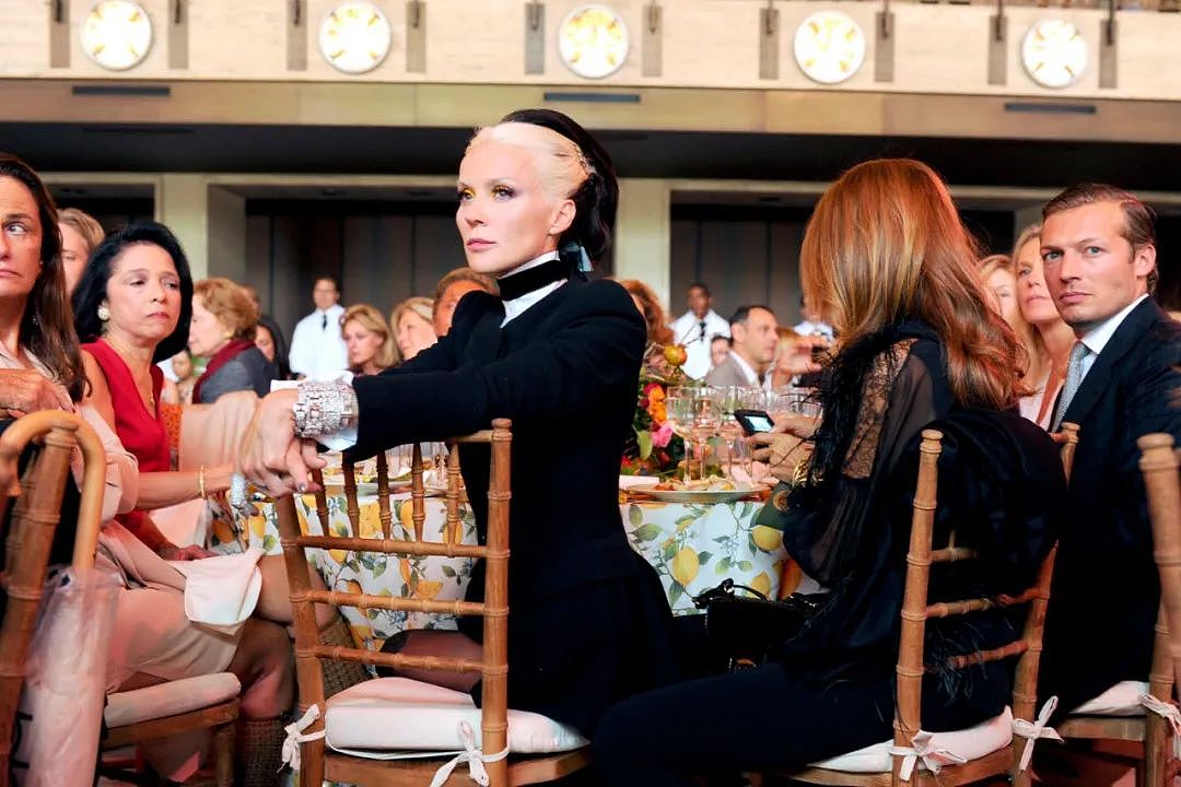 【美女】麦昆设计的终极收藏家！Gaga花75万找她买裙子，贝嫂最想赢的女人！（组图） - 15