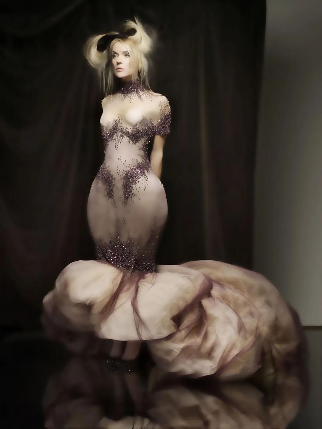 【美女】麦昆设计的终极收藏家！Gaga花75万找她买裙子，贝嫂最想赢的女人！（组图） - 21