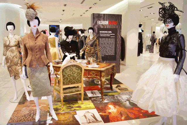 【美女】麦昆设计的终极收藏家！Gaga花75万找她买裙子，贝嫂最想赢的女人！（组图） - 31