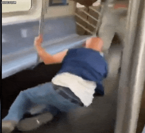 场面暴力！黑人男子在地铁挥尖刀刺、连捅2翁， 73岁亚裔老人劝架反也遭捅刀（组图） - 4