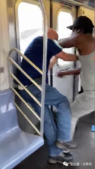 场面暴力！黑人男子在地铁挥尖刀刺、连捅2翁， 73岁亚裔老人劝架反也遭捅刀（组图） - 7